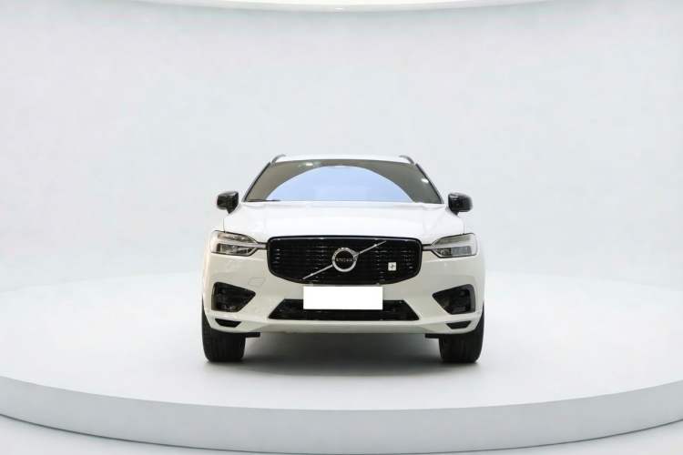 Used Volvo XC60 2019 T5 4x4 Smart & Dynamic Sport Edition China VI Standard Exterior 1