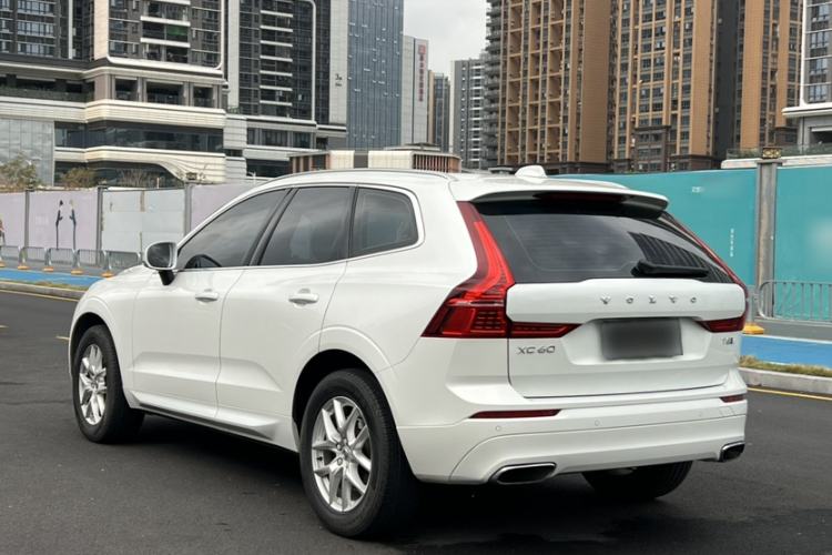 Used Volvo XC60 2019 T5 4x4 Smart Edition China VI Standard Exterior 1
