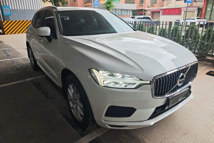 Used Volvo XC60 2019 T5 4x4 Smart Edition China VI Standard Exterior 1