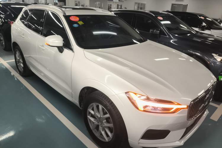 Used Volvo XC60 2019 T5 4x4 Smart Edition China V Standard Exterior 2