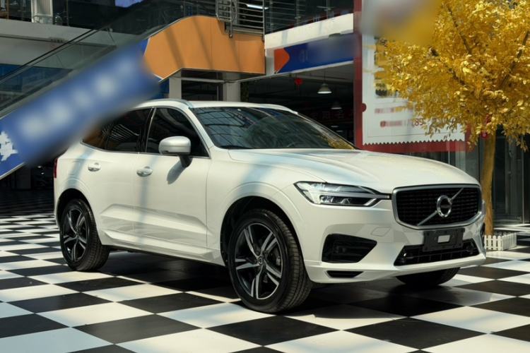 Used Volvo XC60 2019 T5 4x4 Smart & Dynamic Sport Edition China VI Standard Exterior 2