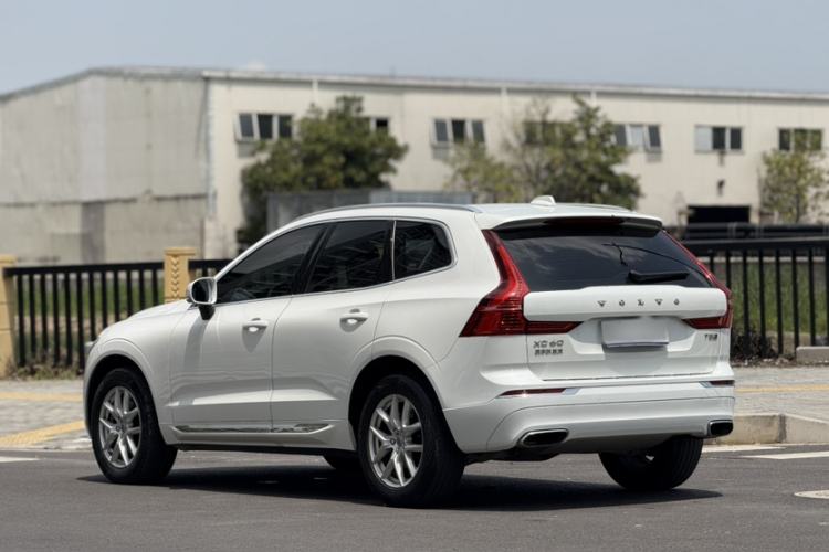 Used Volvo XC60 2019 T5 4x4 Smart Edition China VI Standard Exterior 2