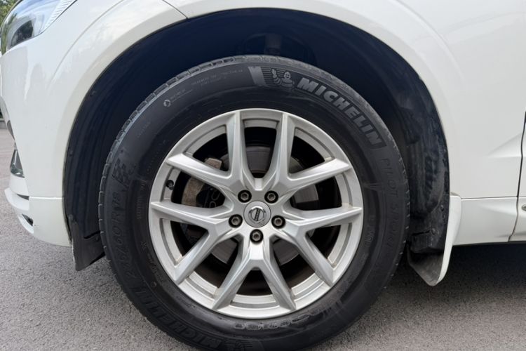 Used Volvo XC60 2019 T5 4x4 Smart Edition China VI Standard Exterior 3
