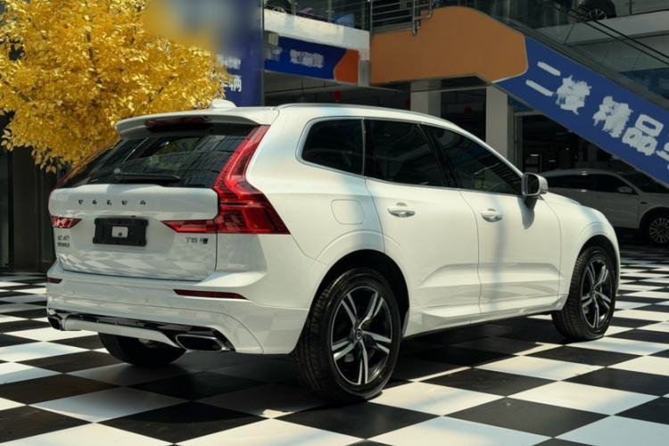 Used Volvo XC60 2019 T5 4x4 Smart & Dynamic Sport Edition China VI Standard Exterior 3