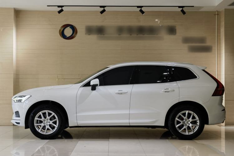 Used Volvo XC60 2019 T5 4x4 Smart Edition China VI Standard Exterior 3