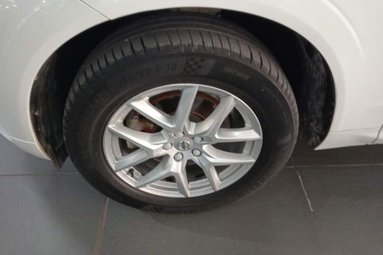 Used Volvo XC60 2019 T5 4x4 Smart Edition China VI Standard Exterior 4