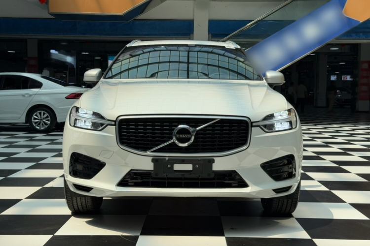 Used Volvo XC60 2019 T5 4x4 Smart & Dynamic Sport Edition China VI Standard Exterior 4