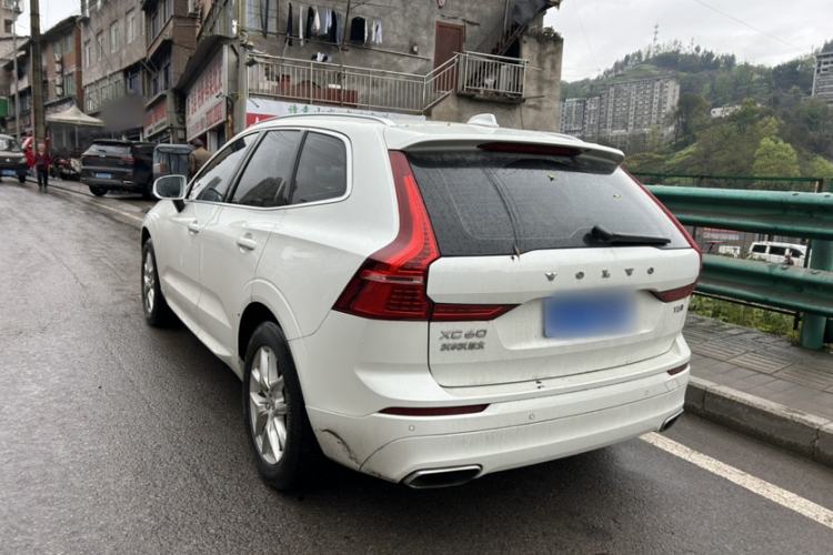 Used Volvo XC60 2019 T5 4x4 Smart Edition China VI Standard Exterior 4