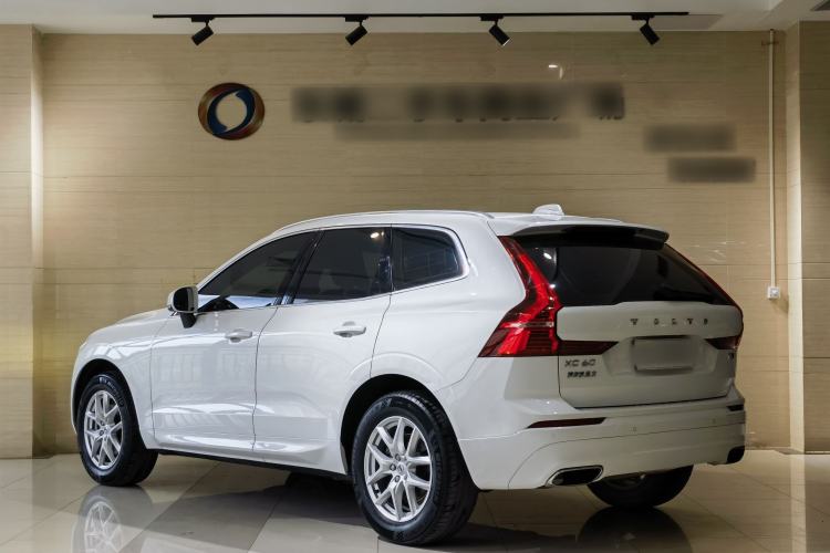 Used Volvo XC60 2019 T5 4x4 Smart Edition China VI Standard Exterior 4