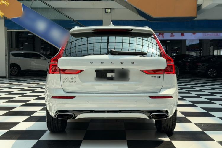 Used Volvo XC60 2019 T5 4x4 Smart & Dynamic Sport Edition China VI Standard Exterior 5