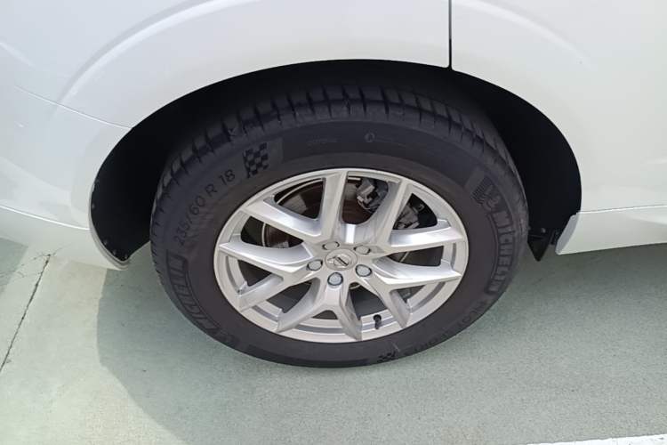 Used Volvo XC60 2019 T5 4x4 Smart Edition China VI Standard Exterior 5