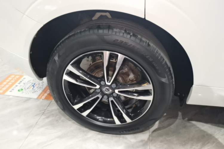 Used Volvo XC60 2019 T5 4x4 Smart Edition China V Standard Exterior 5