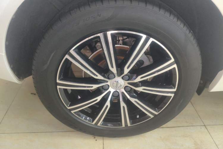 Used Volvo XC60 2019 T5 4x4 Zhiya Luxury Edition China V Standard Exterior 5