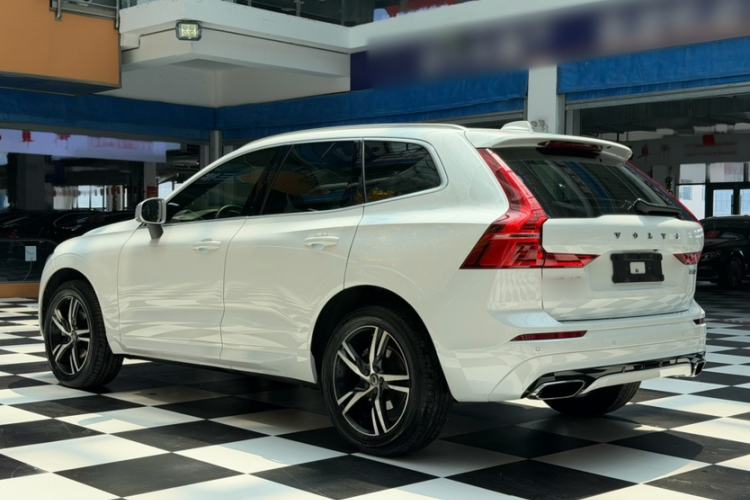 Used Volvo XC60 2019 T5 4x4 Smart & Dynamic Sport Edition China VI Standard Exterior 6