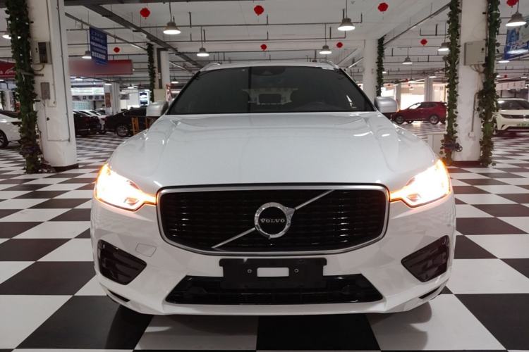 Used Volvo XC60 2019 T5 4x4 Smart & Dynamic Sport Edition China VI Standard Front