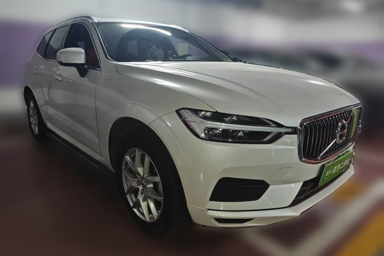 Used Volvo XC60 2019 T5 4x4 Smart Edition China V Standard Front Right 45 Deg