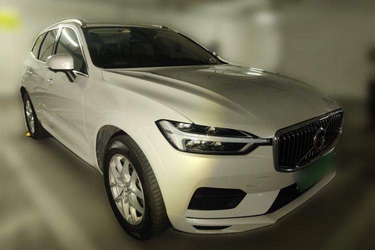 Used Volvo XC60 2019 T5 4x4 Smart Edition China VI Standard Front Right 45 Deg