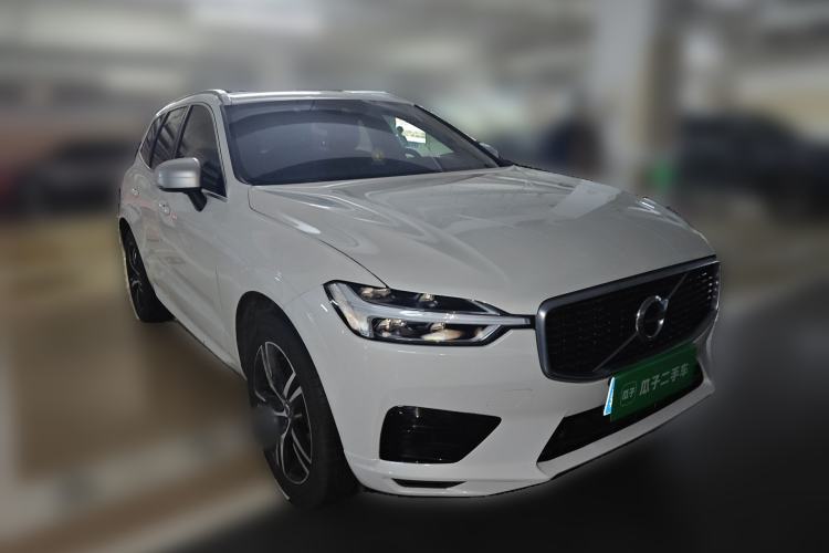 Used Volvo XC60 2019 T5 4x4 Smart & Dynamic Sport Edition China VI Standard Front Right 45 Deg