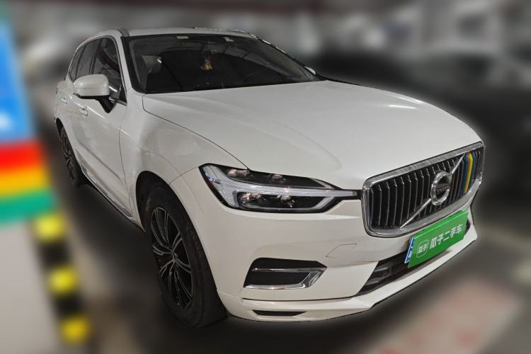 Used Volvo XC60 2019 T5 4x4 Smart Edition China V Standard Front Right 45 Deg