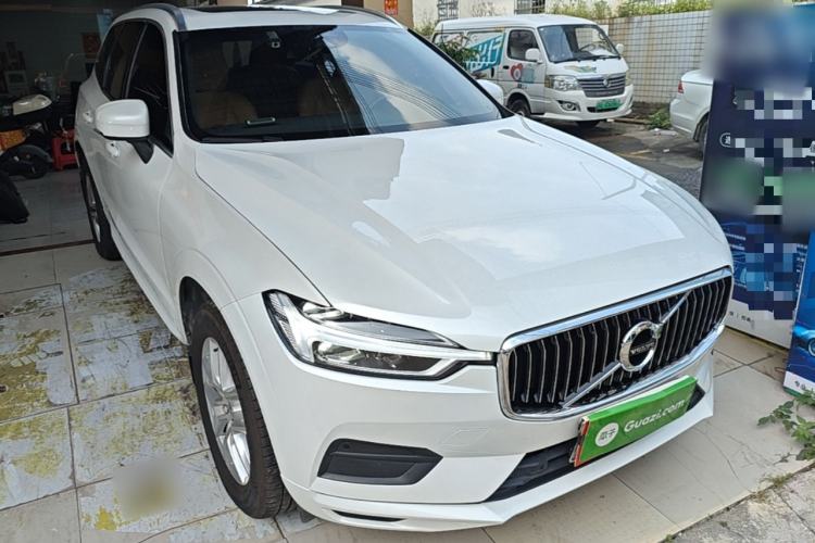Used Volvo XC60 2019 T5 4x4 Smart Edition China V Standard Front Right 45 Deg