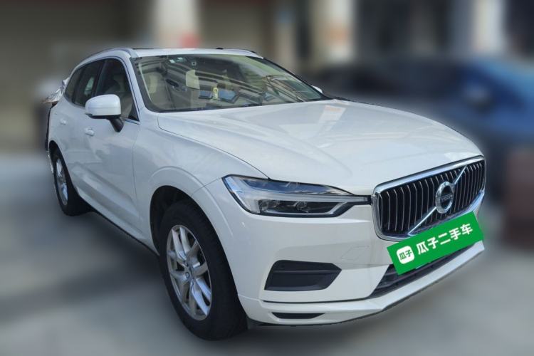 Used Volvo XC60 2019 T5 4x4 Smart Edition China V Standard Front Right 45 Deg