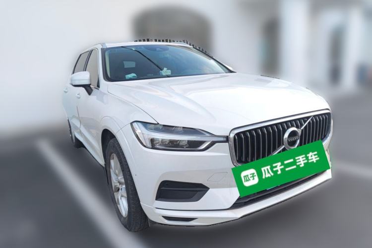 Used Volvo XC60 2019 T5 4x4 Smart Edition China V Standard Front Right 45 Deg