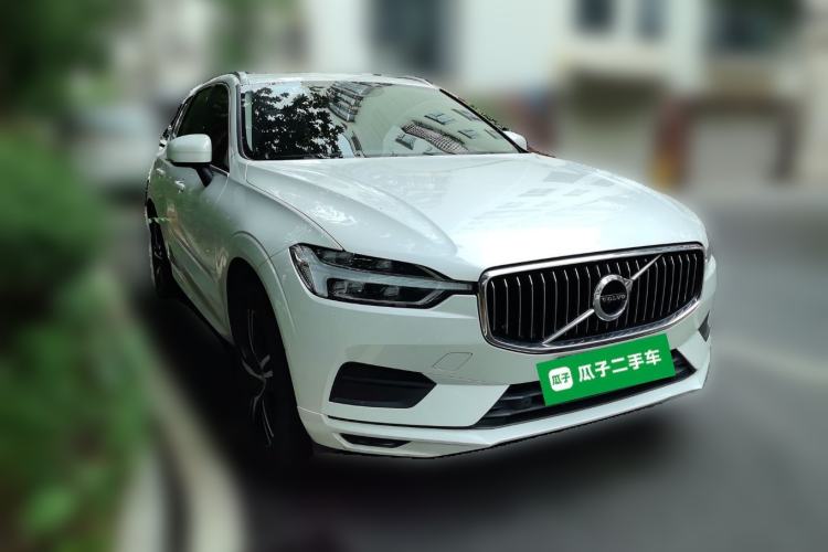 Used Volvo XC60 2019 T5 4x4 Smart Edition China V Standard Front Right 45 Deg