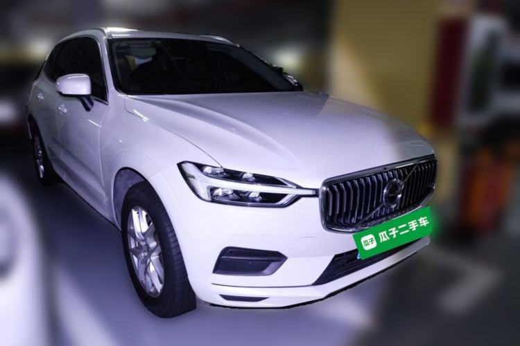 Used Volvo XC60 2019 T5 4x4 Smart Edition China V Standard Front Right 45 Deg