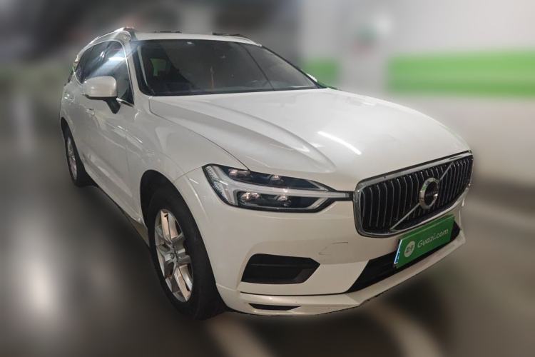 Used Volvo XC60 2019 T5 4x4 Smart Edition China V Standard Front Right 45 Deg