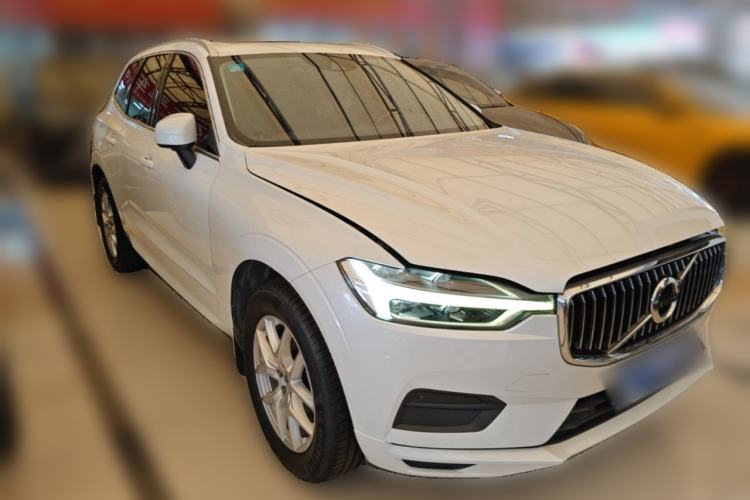 Used Volvo XC60 2019 T5 4x4 Smart Edition China VI Standard Front Right 45 Deg