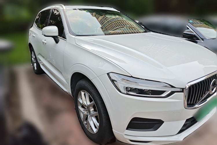 Used Volvo XC60 2019 T5 4x4 Smart Edition China V Standard Front Right 45 Deg