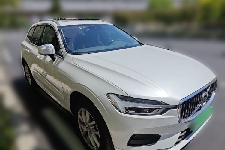 Used Volvo XC60 2019 T5 4x4 Smart Edition China VI Standard Front Right 45 Deg