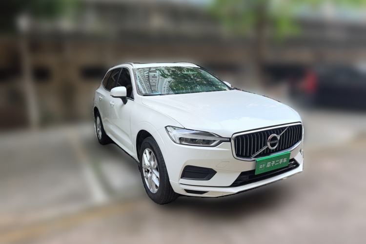 Used Volvo XC60 2019 T5 4x4 Smart Edition China VI Standard Front Right 45 Deg