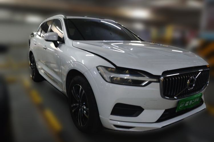 Used Volvo XC60 2019 T5 4x4 Smart Edition China V Standard Front Right 45 Deg