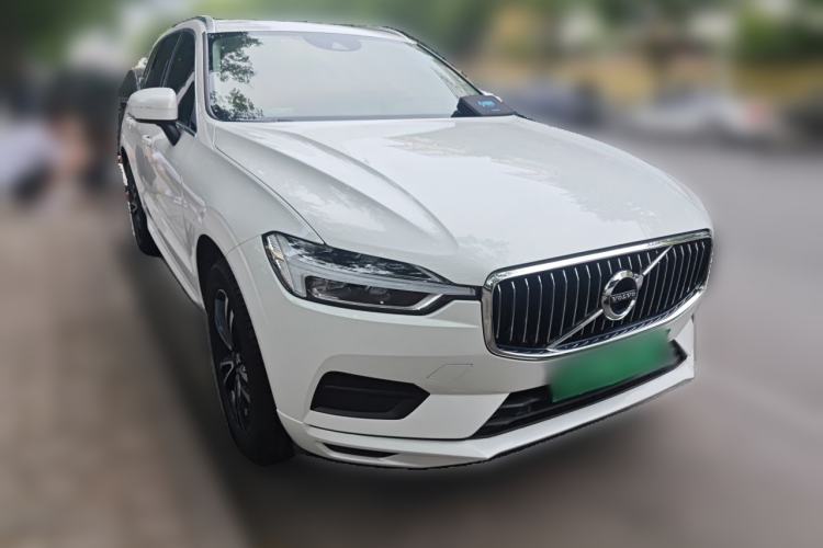 Used Volvo XC60 2019 T5 4x4 Smart Edition China V Standard Front Right 45 Deg