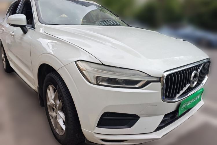 Used Volvo XC60 2019 T5 4x4 Smart Edition China V Standard Front Right 45 Deg