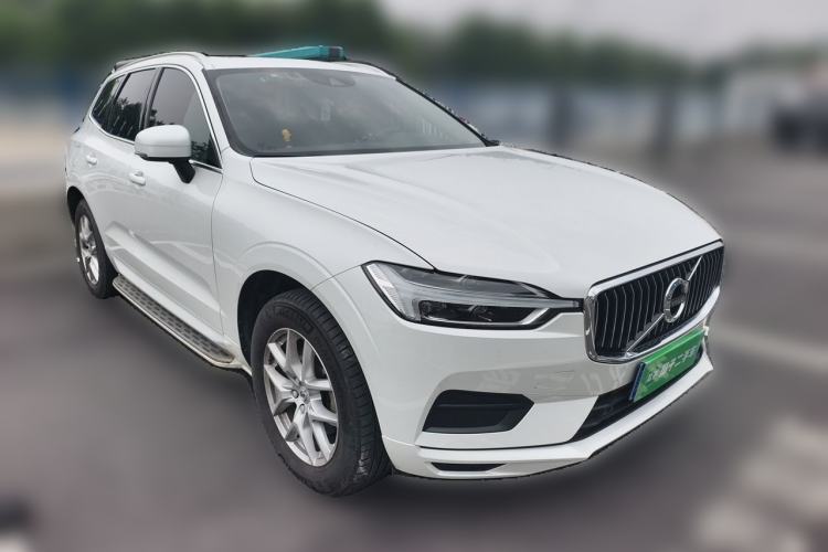Used Volvo XC60 2019 T5 4x4 Smart Edition China V Standard Front Right 45 Deg
