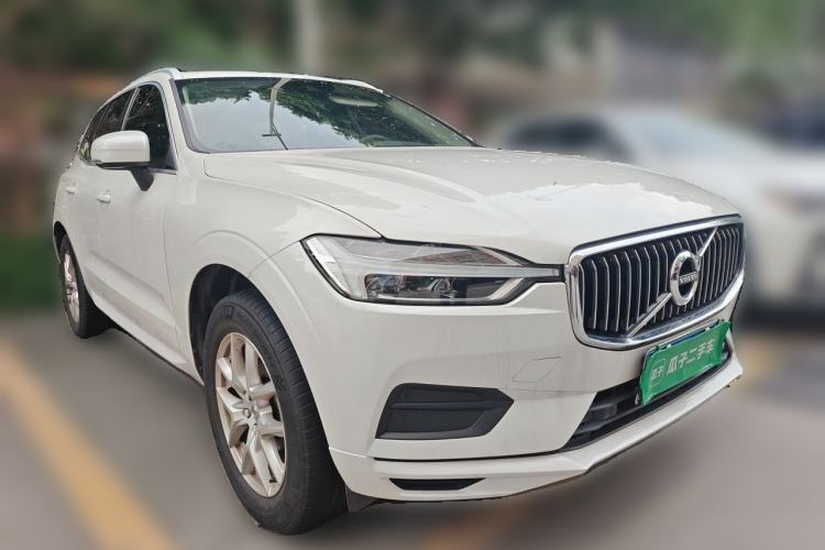 Used Volvo XC60 2019 T5 4x4 Smart Edition China VI Standard Front Right 45 Deg