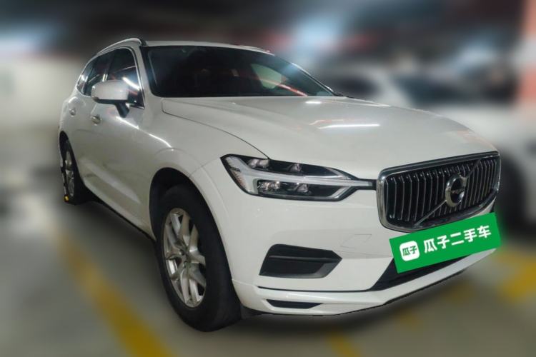 Used Volvo XC60 2019 T5 4x4 Smart Edition China V Standard Front Right 45 Deg