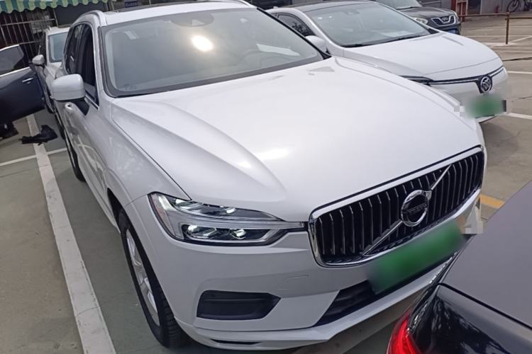 Used Volvo XC60 2019 T5 4x4 Smart Edition China VI Standard Front Right 45 Deg