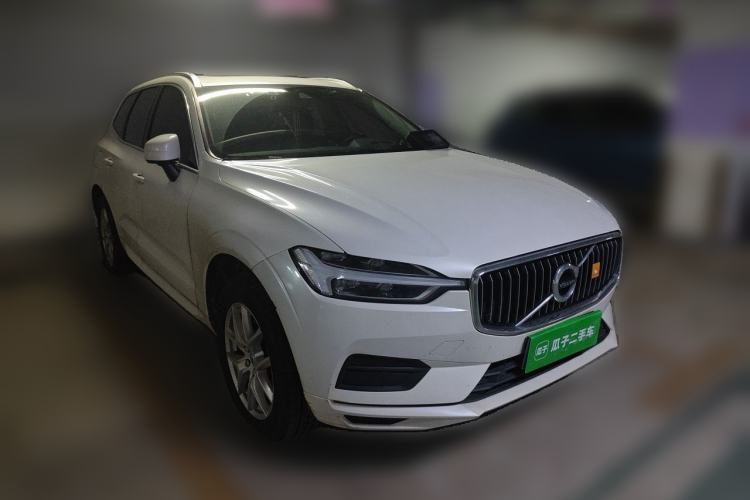 Used Volvo XC60 2019 T5 4x4 Smart Edition China V Standard Front Right 45 Deg