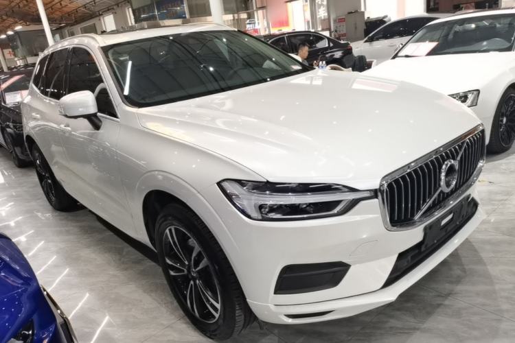 Used Volvo XC60 2019 T5 4x4 Smart Edition China V Standard Front Right 45 Deg