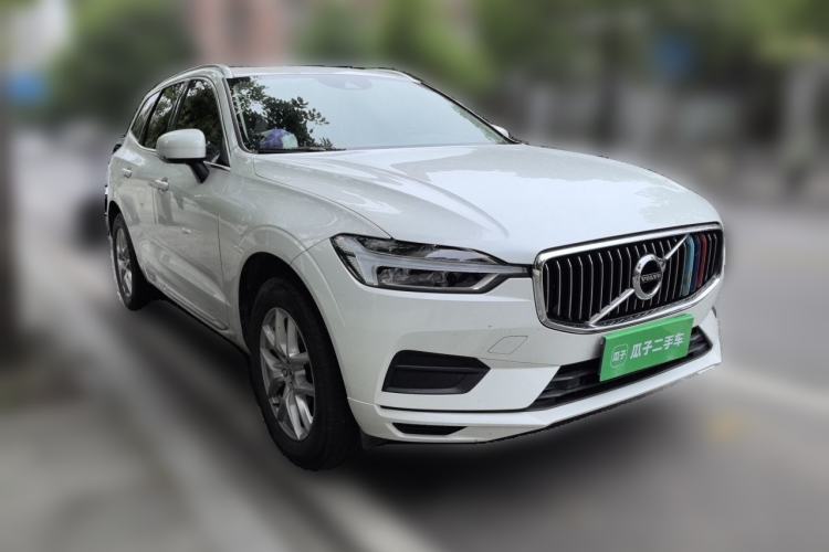 Used Volvo XC60 2019 T5 4x4 Smart Edition China V Standard Front Right 45 Deg
