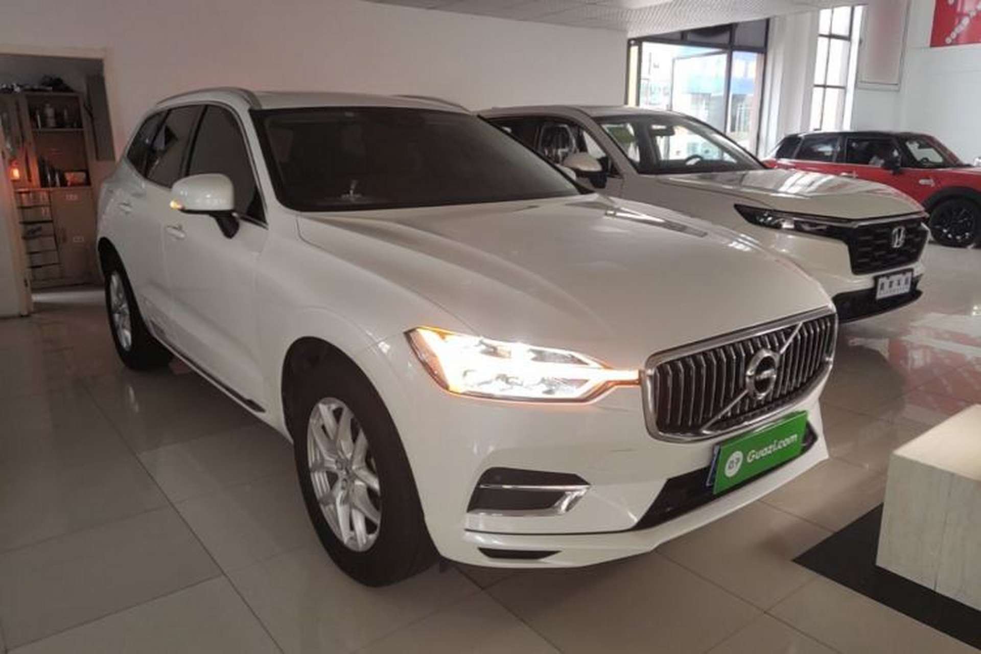 Used Volvo XC60 2019 T5 4x4 Smart Edition China VI Standard Front Right 45 Deg