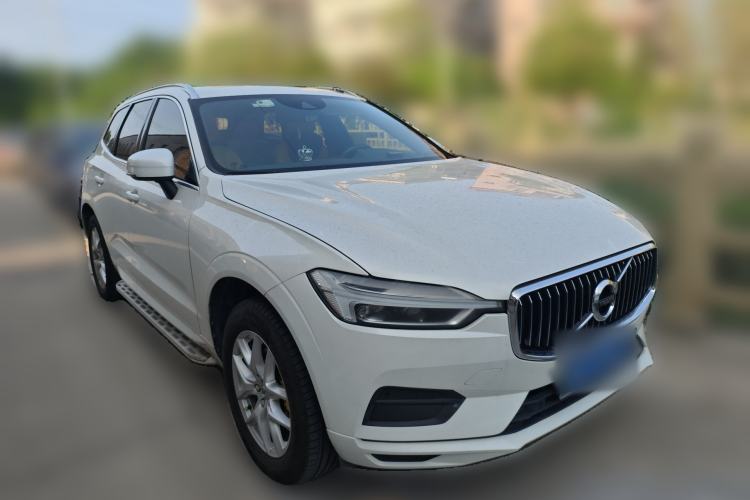 Used Volvo XC60 2019 T5 4x4 Smart Edition China V Standard Front Right 45 Deg