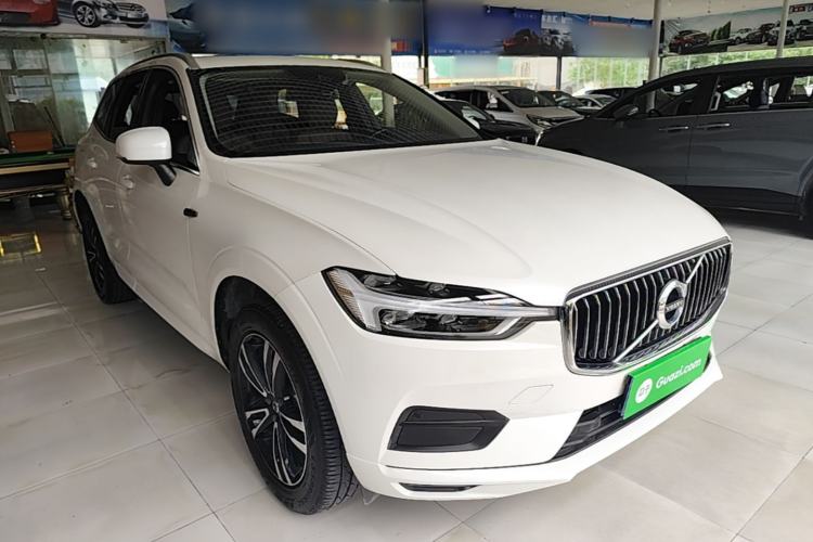 Used Volvo XC60 2019 T5 4x4 Smart Edition China V Standard Front Right 45 Deg