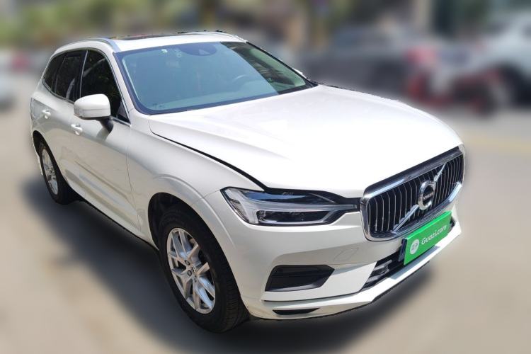 Used Volvo XC60 2019 T5 4x4 Smart Edition China VI Standard Front Right 45 Deg
