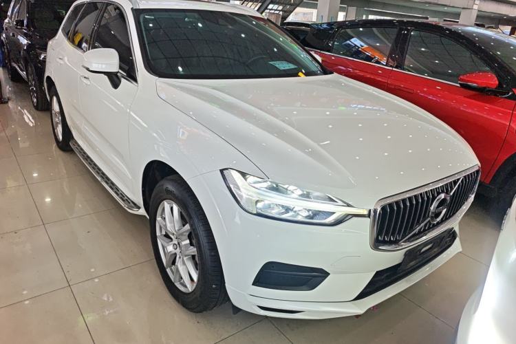 Used Volvo XC60 2019 T5 4x4 Smart Edition China VI Standard Front Right 45 Deg
