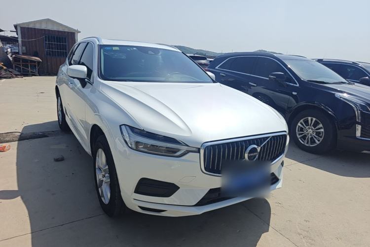 Used Volvo XC60 2019 T4 Zhiyi Edition China V Standard Front Right 45 Deg
