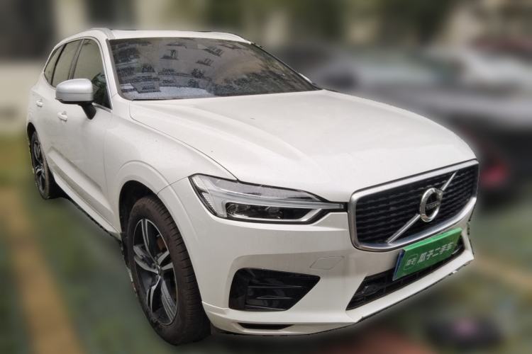 Used Volvo XC60 2019 T5 4x4 Smart & Dynamic Sport Edition China VI Standard Front Right 45 Deg